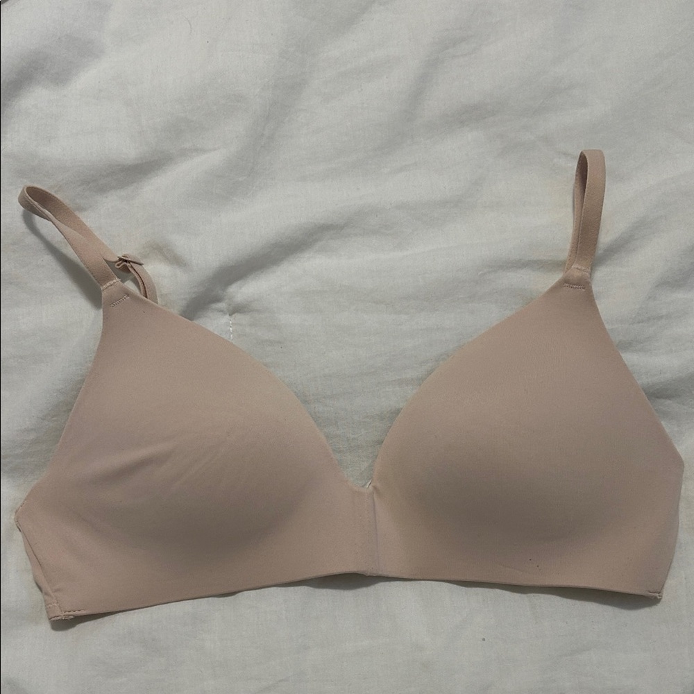 Victoria’s Secret PINK Wear Everywhere Wireless Push-Up Seamless Nude Bra 34B